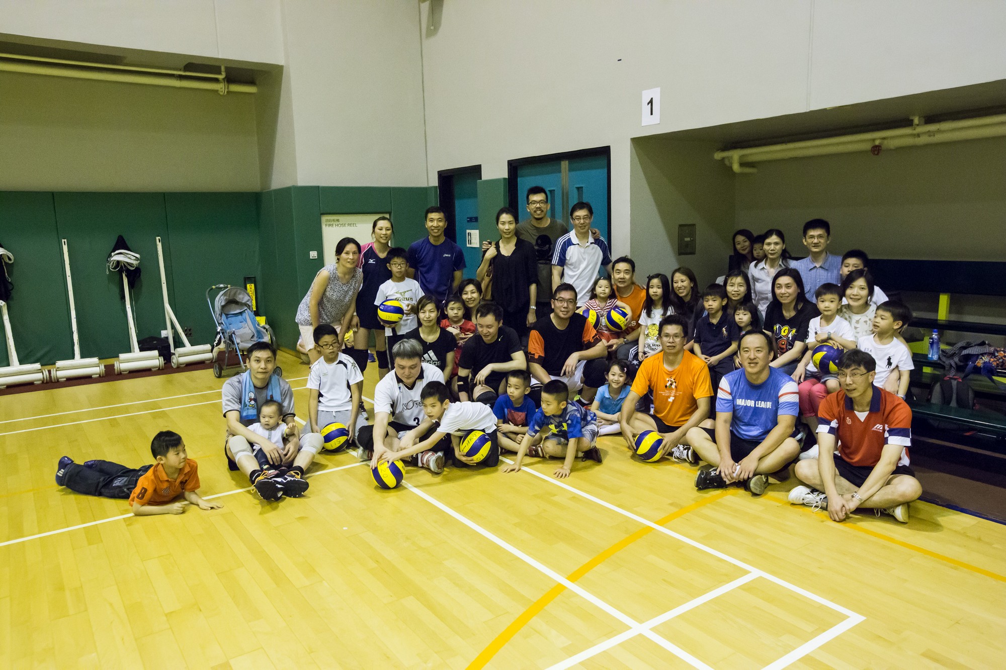 5d3_5788_volleyball-family.jpg