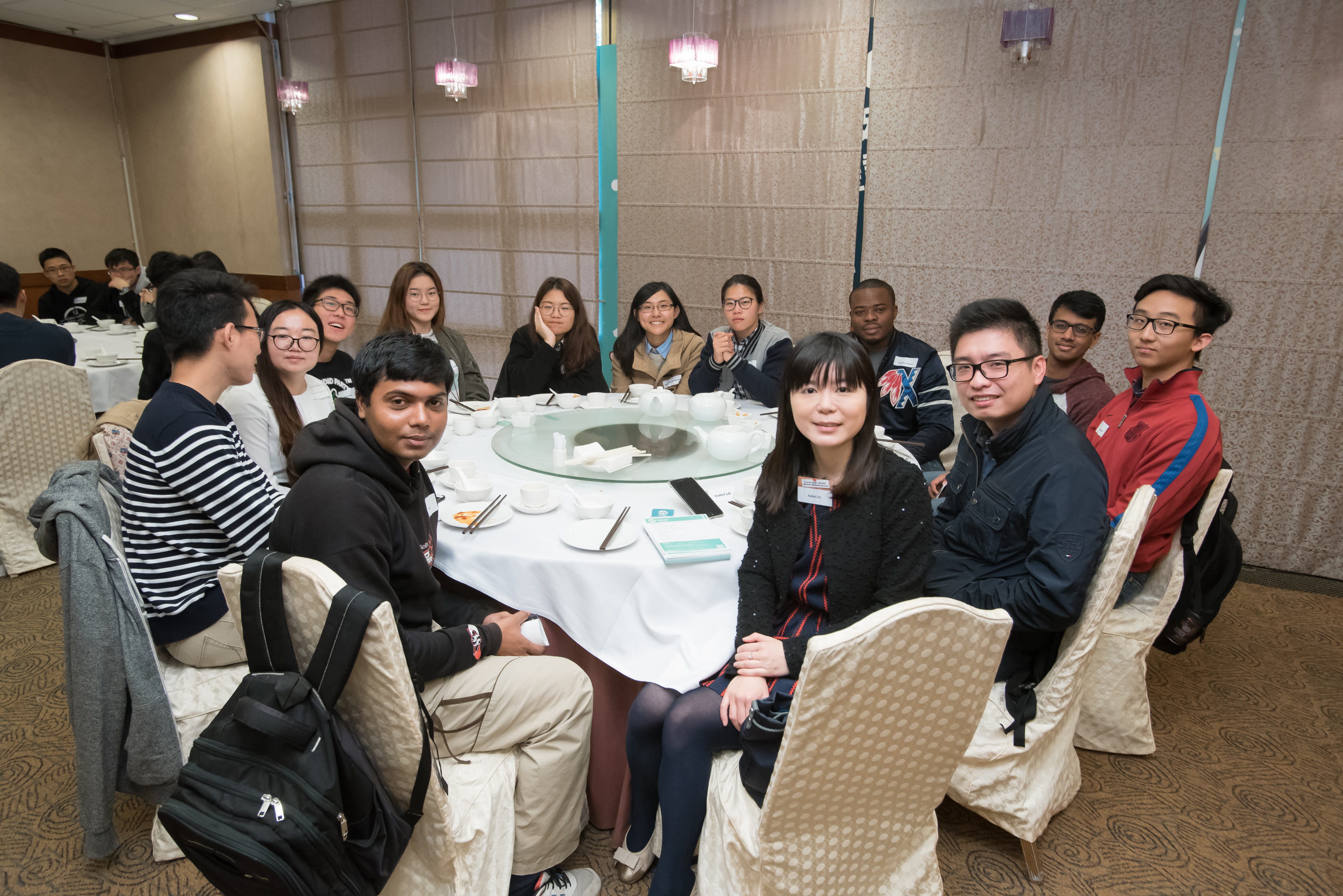 alu_ent_lun_p16690_02_046.jpg