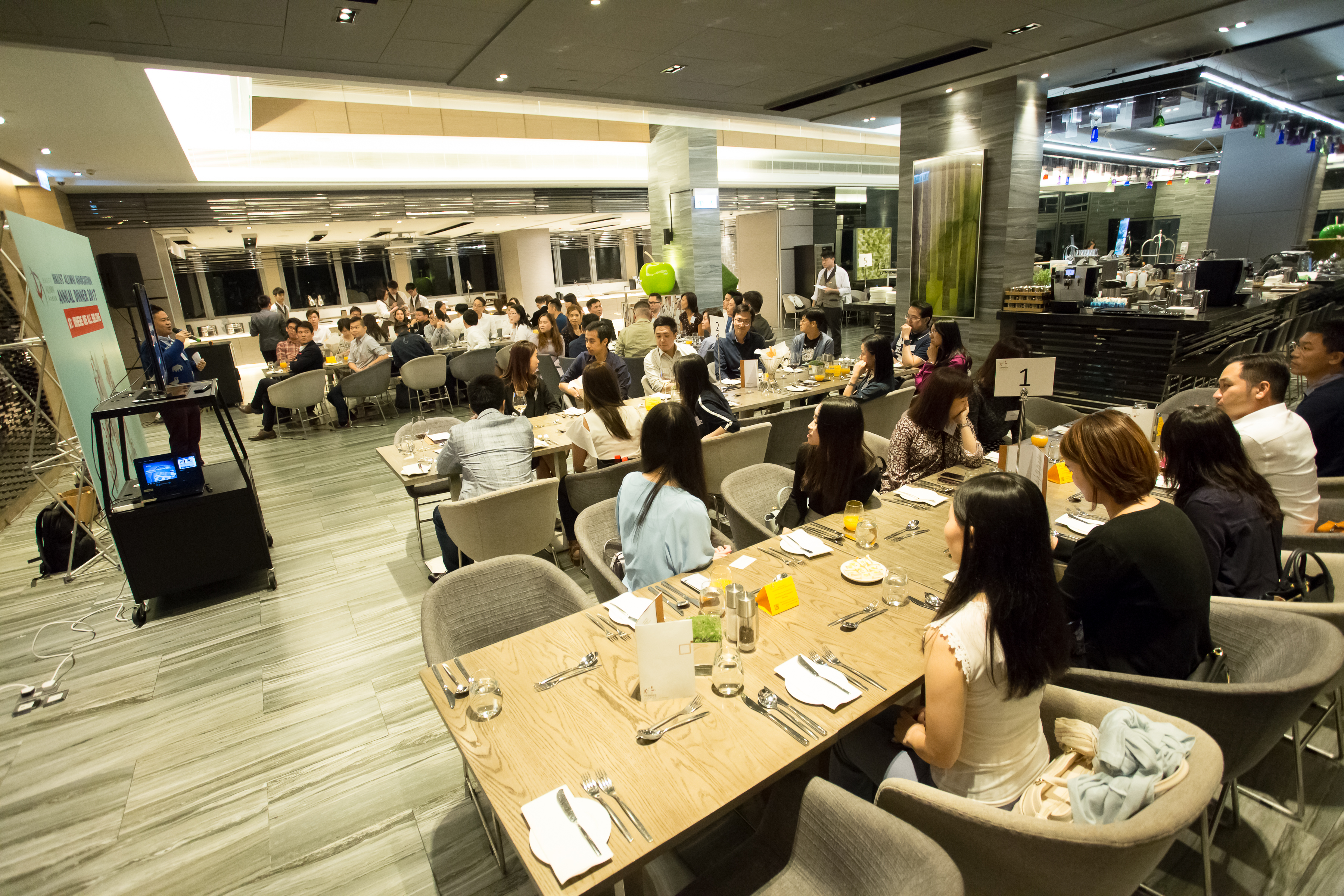 hku_alu_ass_ann_din_p17497_01_063.jpg