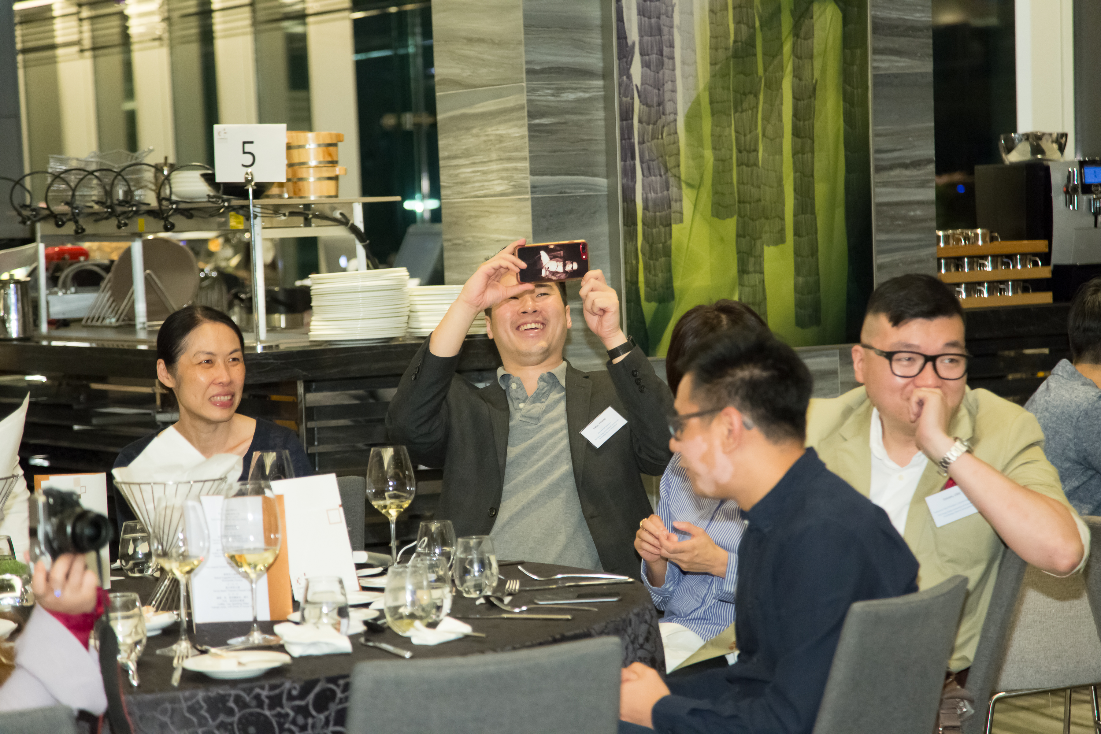 hku_alu_ass_ann_din_p17497_02_012.jpg