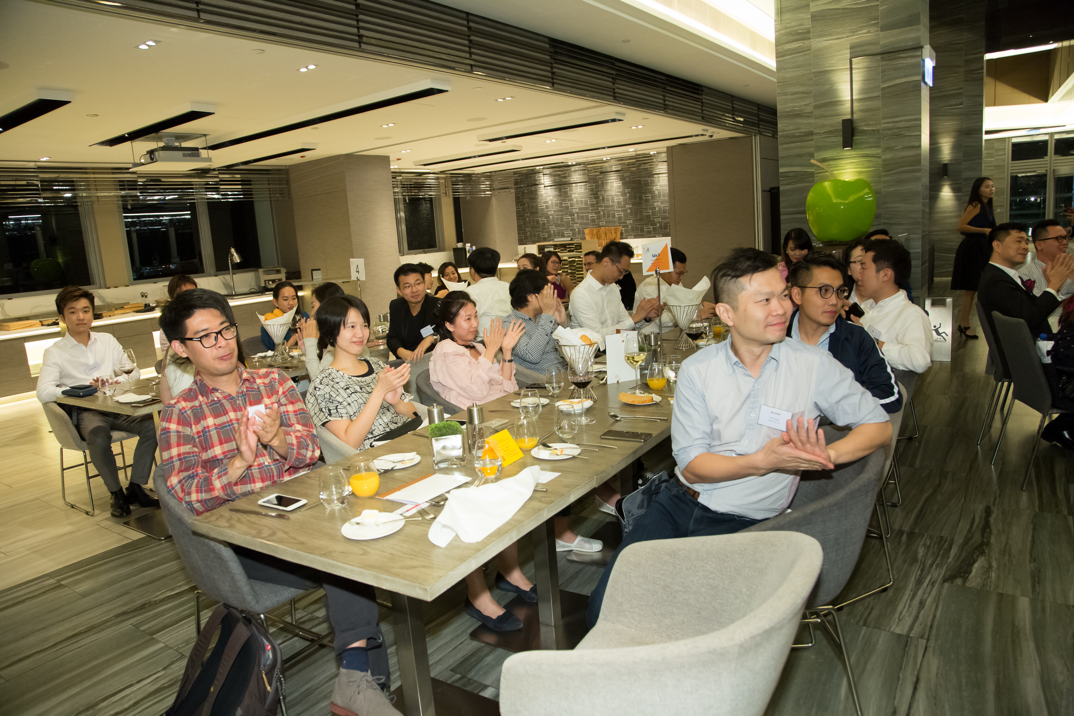 hku_alu_ass_ann_din_p17497_02_013.jpg