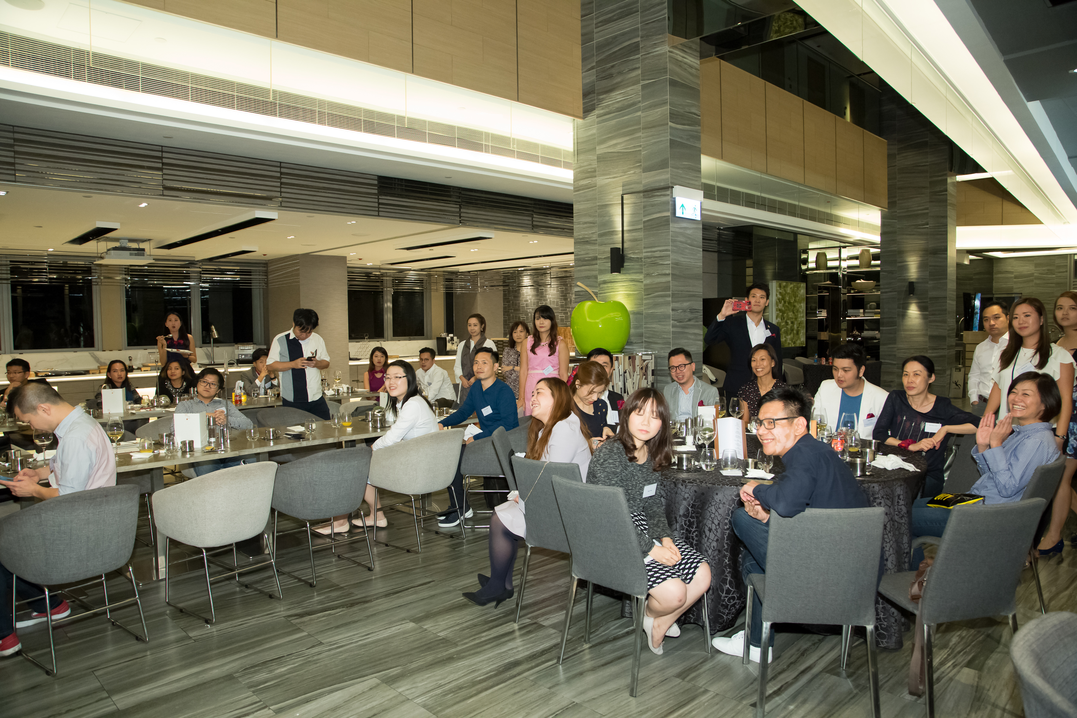 hku_alu_ass_ann_din_p17497_02_087.jpg