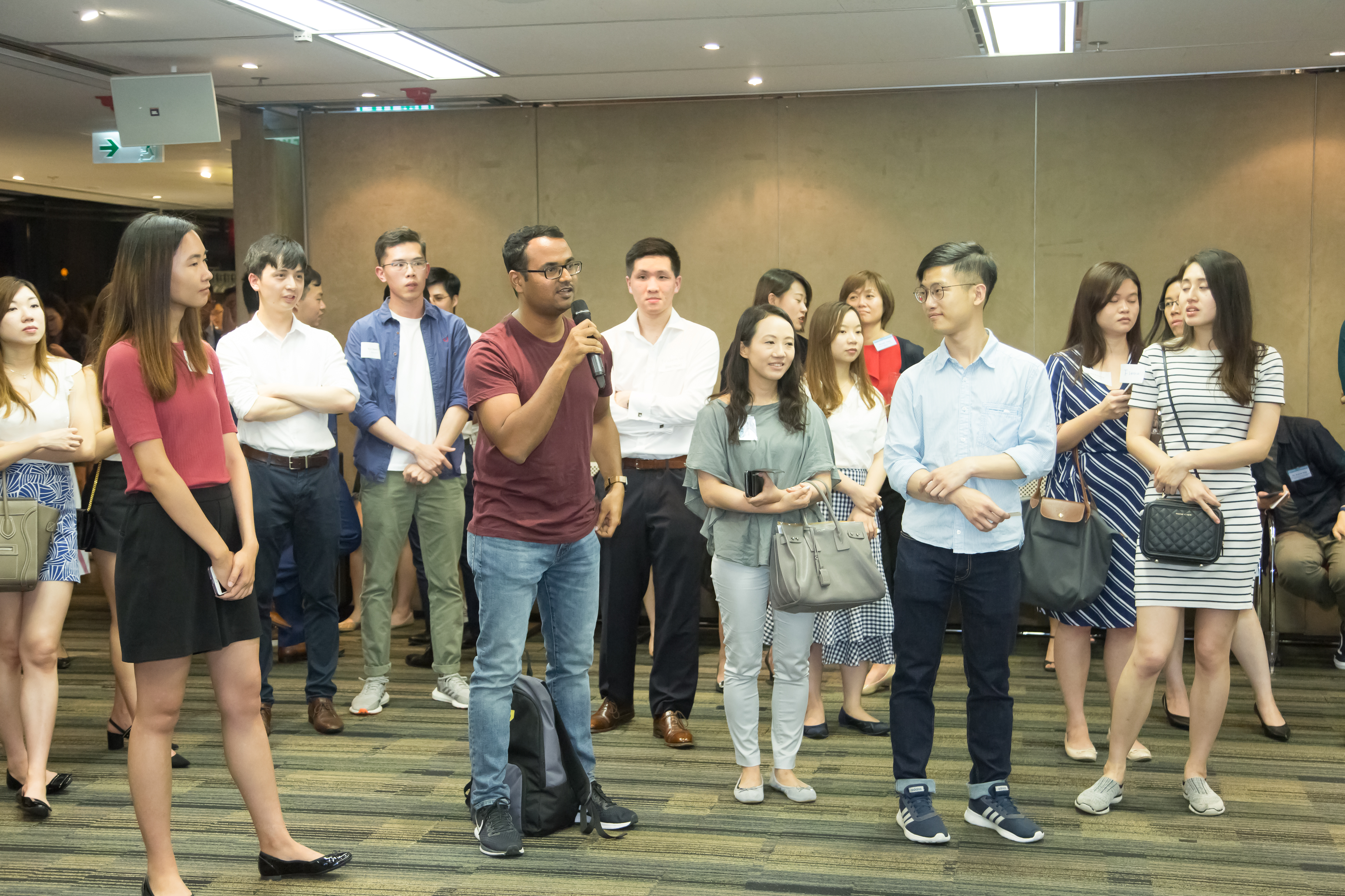 youn_alum_netw_even_p19267_01_077.jpg