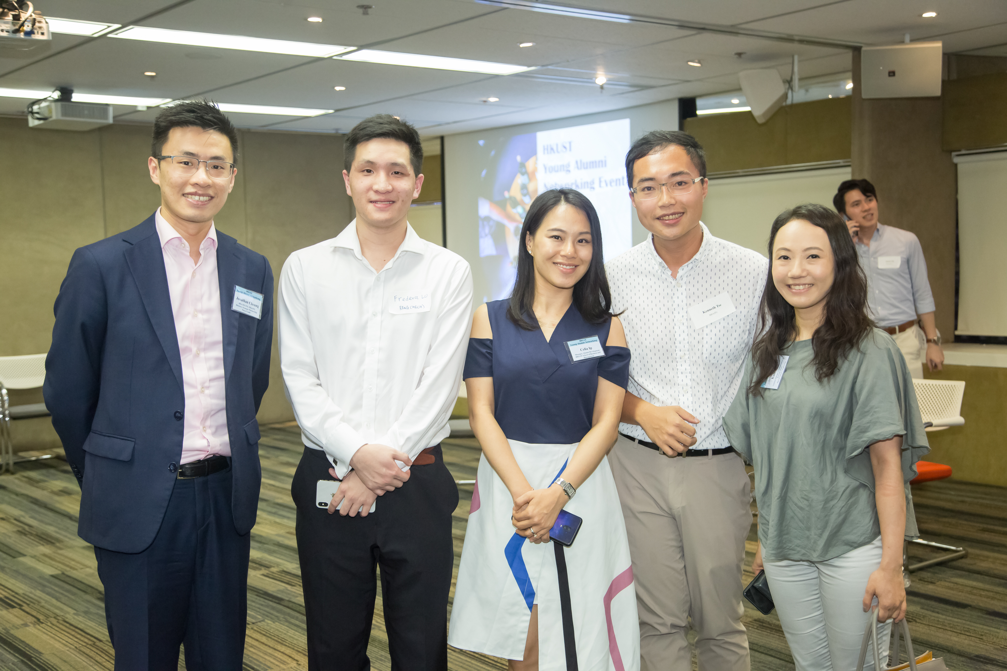 youn_alum_netw_even_p19267_01_094.jpg