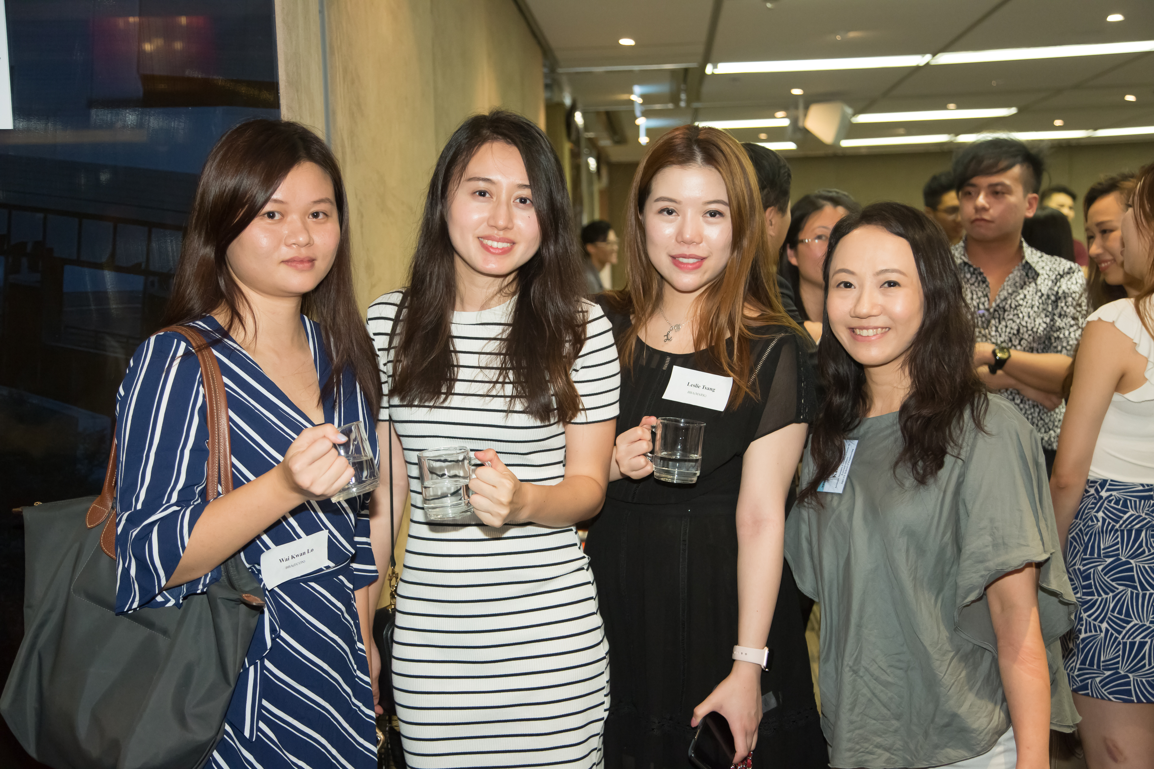 youn_alum_netw_even_p19267_01_100.jpg